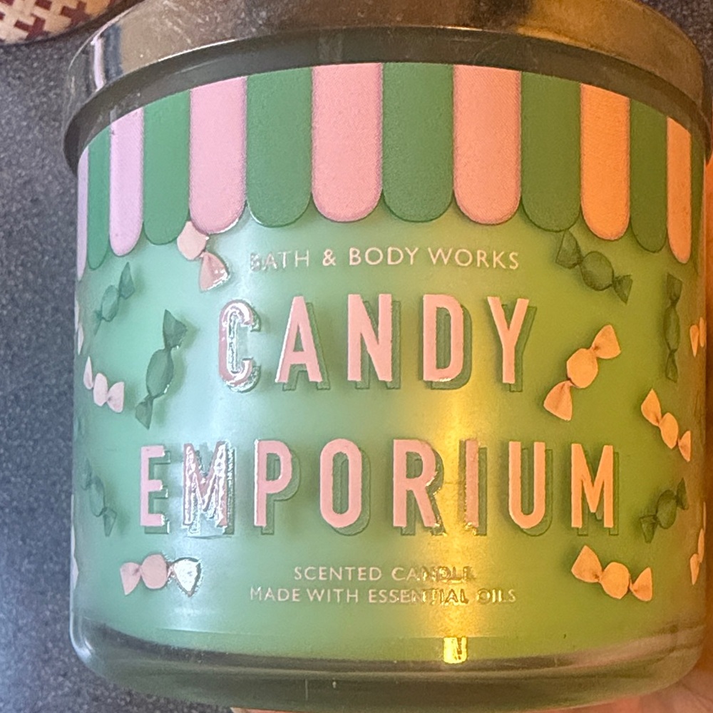Bath & Body Works Candy Emporium Scented Candle - Green and Pink Delight